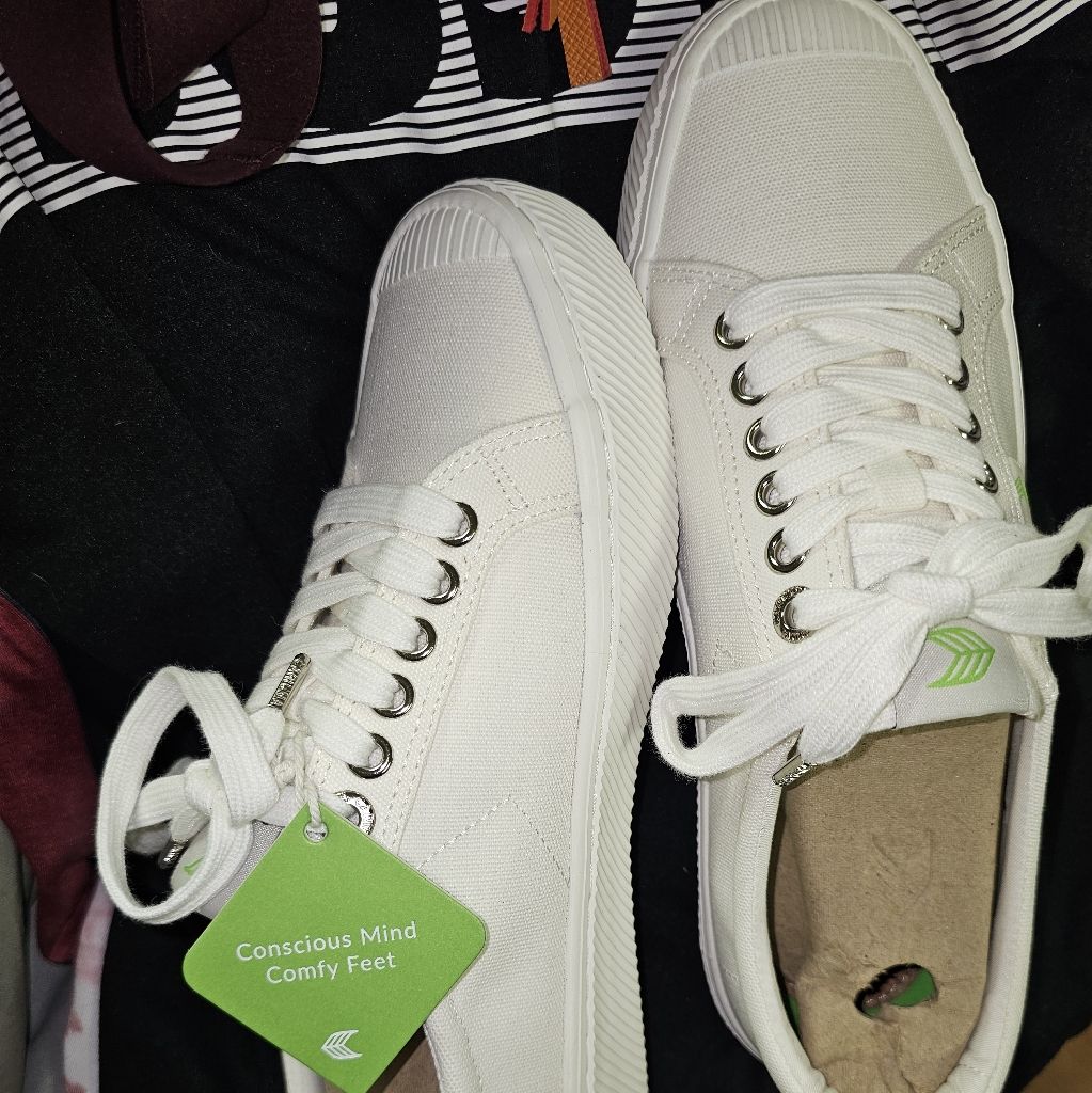 Unisex Cariuma Unisex Tennis Shoes